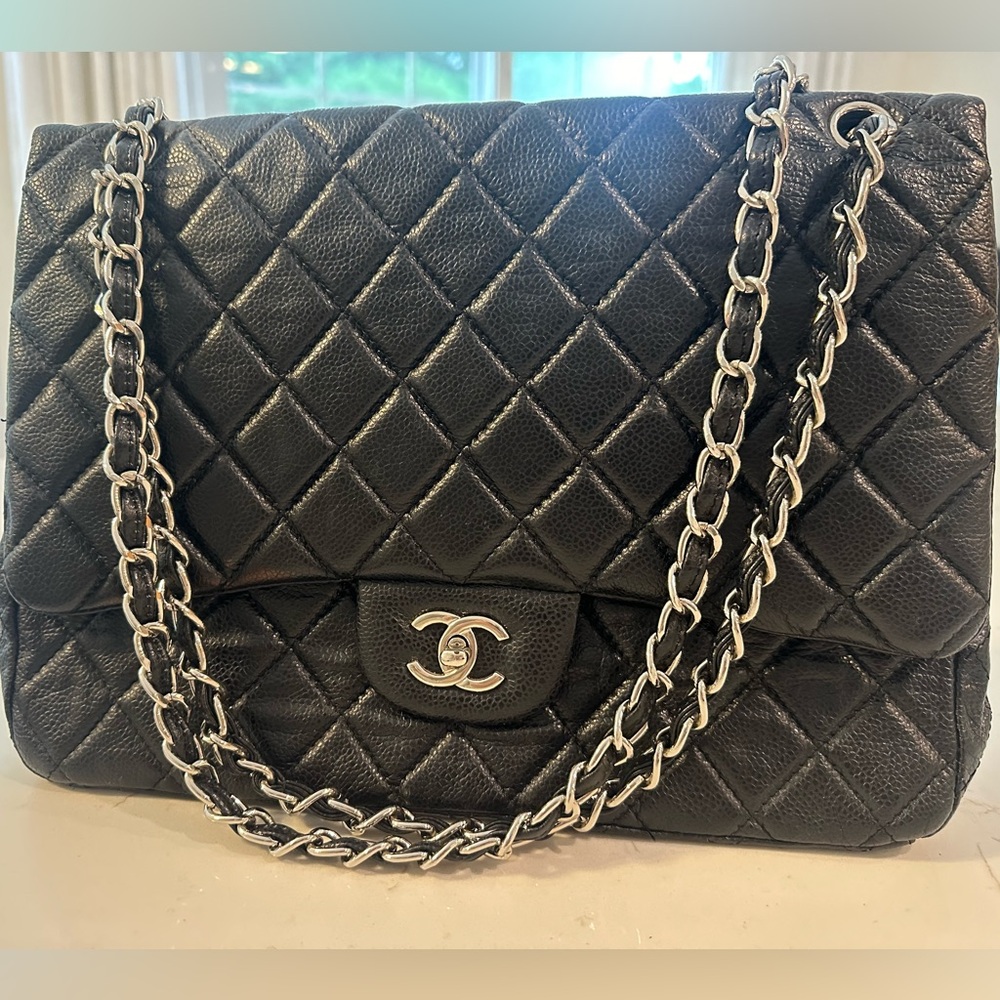 CHANEL Maxi Caviar Single Flap